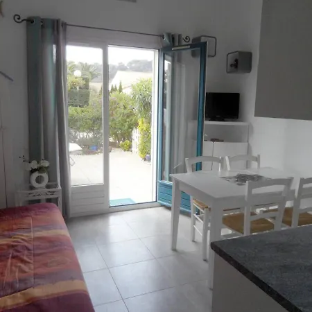 Le Lavandou, 2 Pieces, 4 Personnes - Fr-1-713-46 * Le Lavandou