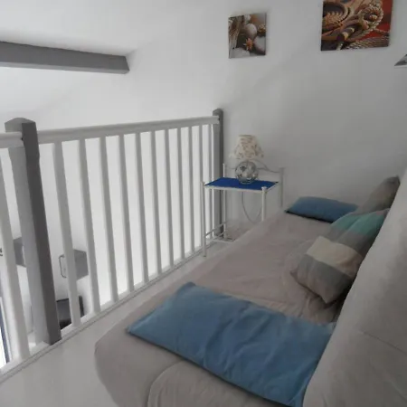 Le Lavandou, 2 Pieces, 4 Personnes - Fr-1-713-46 Apartment *